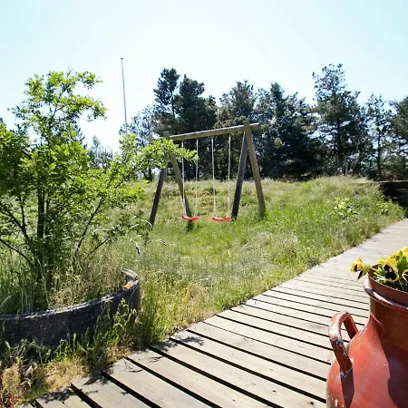 Spacious Holiday In With Jacuzzi Semesterbostad *