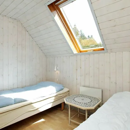 Spacious Holiday In With Jacuzzi Semesterbostad