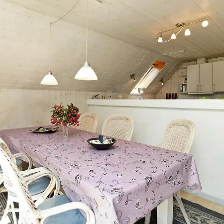 Semesterbostad Spacious Holiday In With Jacuzzi Blåvand